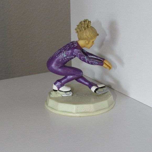 Figure Skater Collectable Figurine - Picture 1 of 8